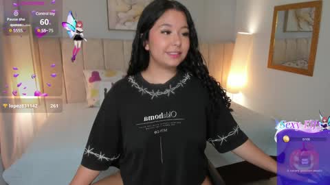 Snapshot of atena_cuteee chatting on December 13, 2024, 3:05 am sofia online show from December 13, 2024, 3:05 am