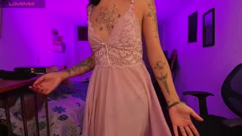 Atenea online show from September 28, 2025, 7:52 pm