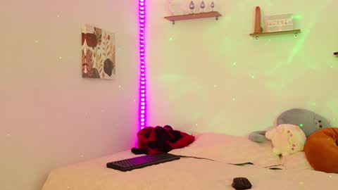 Snapshot of athena_makri05 chatting on January 4, 2025, 6:30 am ATENEA MAKRI online show from January 4, 2025, 6:30 am