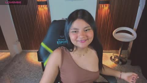 Snapshot of athena_snaw chatting on May 12, 2026, 2:52 am athena_snaw online show from May 12, 2026, 2:52 am