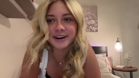 Snapshot of athenaaa8 chatting on July 24, 2026, 10:30 pm Athena online show from July 24, 2026, 10:30 pm