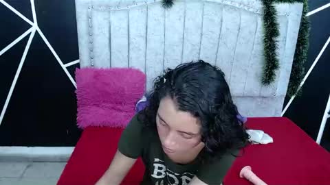 athenayoness online show from December 24, 2024, 1:49 am