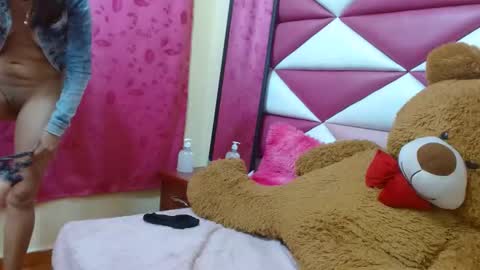 athenayoness online show from December 29, 2024, 10:03 pm