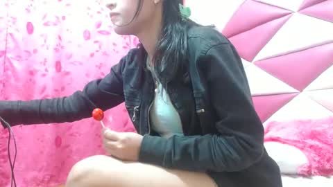 athenayoness online show from December 30, 2024, 8:25 pm