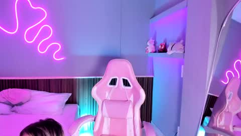 athenea__fox online show from April 15, 2026, 12:01 pm