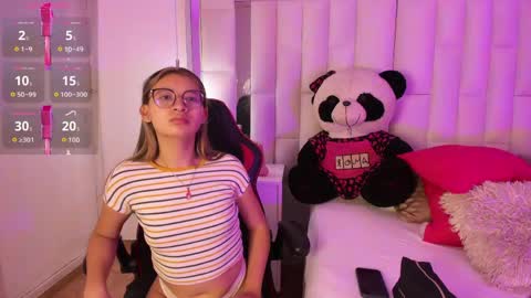 athenea fox  online show from May 31, 2026, 6:42 pm