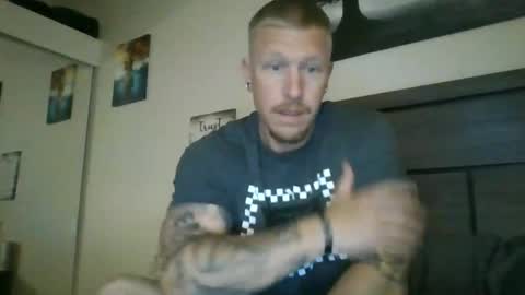 Snapshot of athletic_skater779 chatting on May 24, 2026, 5:01 am AthleticWhiteboy777 online show from May 24, 2026, 5:01 am