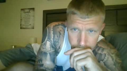 Snapshot of athletic_skater779 chatting on May 28, 2026, 4:43 am AthleticWhiteboy777 online show from May 28, 2026, 4:43 am