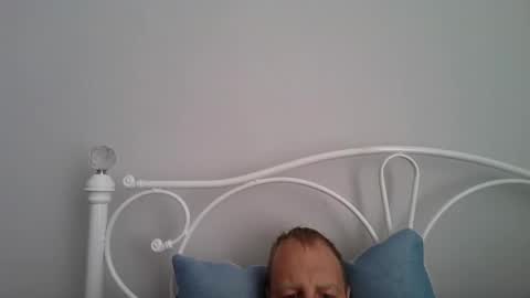 yoursissy online show from October 27, 2025, 2:21 pm
