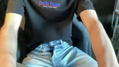 Undress a hung twink  online show from January 10, 2025, 11:33 am