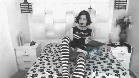 Snapshot of atley_dolly_ chatting on September 23, 2025, 10:13 pm ATLEY online show from September 23, 2025, 10:13 pm