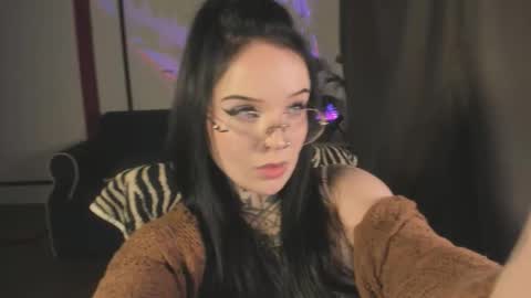 online every day between 10am-23pm online show from October 14, 2025, 2:51 pm