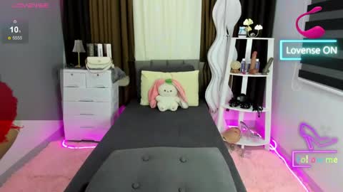 Your goddess AUDREY  FOLLOW ME online show from March 29, 2026, 1:55 pm