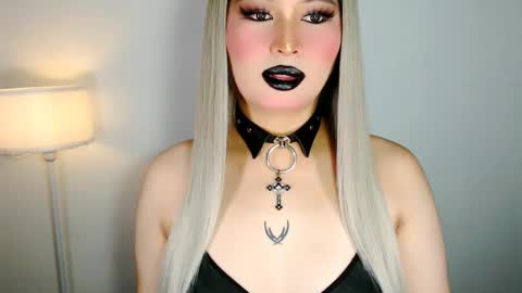Snapshot of audreyholloway chatting on May 4, 2026, 9:05 am Audrey online show from May 4, 2026, 9:05 am