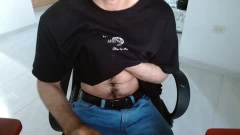Snapshot of aureliv1 chatting on June 24, 2026, 11:04 pm Aureliano online show from June 24, 2026, 11:04 pm