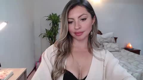 Auri Belle  online show from November 6, 2025, 7:59 pm