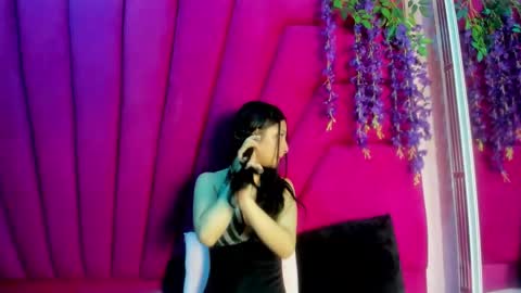 aurora online show from October 15, 2025, 6:41 pm