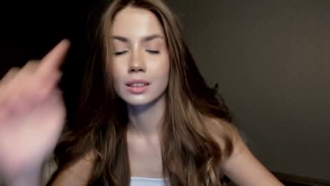 Aurora online show from November 15, 2025, 6:04 pm