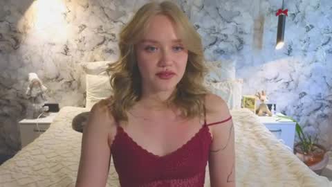 Snapshot of aurora_golden chatting on July 4, 2026, 11:27 am Kate online show from July 4, 2026, 11:27 am