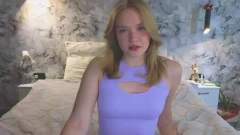 Snapshot of aurora_golden chatting on July 8, 2026, 6:51 am Kate online show from July 8, 2026, 6:51 am