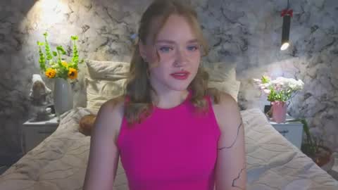 Snapshot of aurora_golden chatting on July 13, 2026, 11:35 am Kate online show from July 13, 2026, 11:35 am