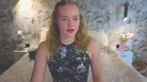 Snapshot of aurora_golden chatting on July 19, 2026, 5:22 am Kate online show from July 19, 2026, 5:22 am