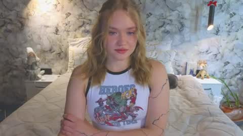 Snapshot of aurora_golden chatting on July 25, 2026, 6:11 am Kate online show from July 25, 2026, 6:11 am