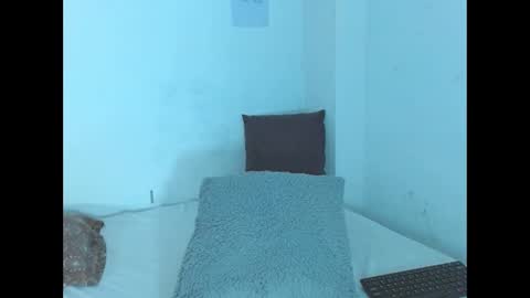 aurora_lenovic online show from February 24, 2025, 8:03 pm