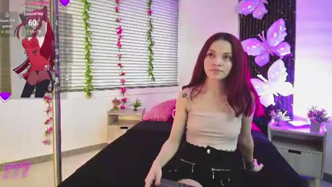 Snapshot of aurora_petitee chatting on July 1, 2026, 12:18 pm Aurora online show from July 1, 2026, 12:18 pm