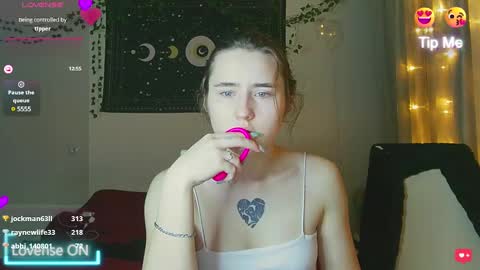 Aurora online show from December 25, 2024, 8:28 pm