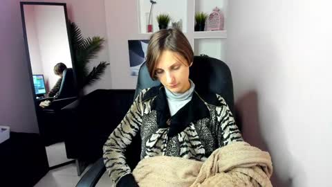 Aurora online show from December 19, 2024, 4:34 am