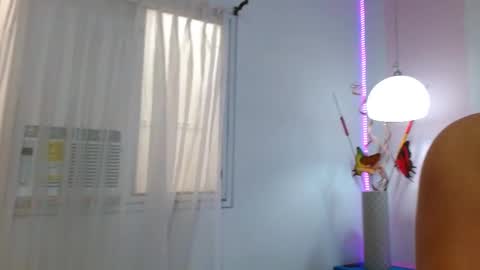 Snapshot of auroravellaris chatting on March 10, 2025, 4:57 pm Valeria Moreau online show from March 10, 2025, 4:57 pm