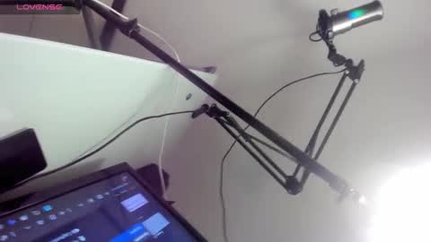 aurore online show from October 22, 2025, 12:05 pm