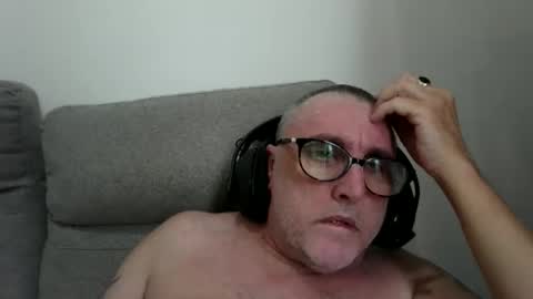 Snapshot of aussie_ozzie chatting on May 15, 2026, 3:24 am aussie_ozzie online show from May 15, 2026, 3:24 am