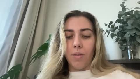 aussielulu online show from May 11, 2026, 3:01 am