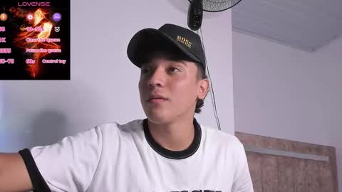 Snapshot of austin_cardieff_ chatting on October 10, 2025, 9:47 pm Austin online show from October 10, 2025, 9:47 pm