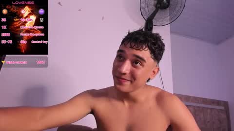 Snapshot of austin_cardieff_ chatting on October 13, 2025, 8:42 pm Austin online show from October 13, 2025, 8:42 pm