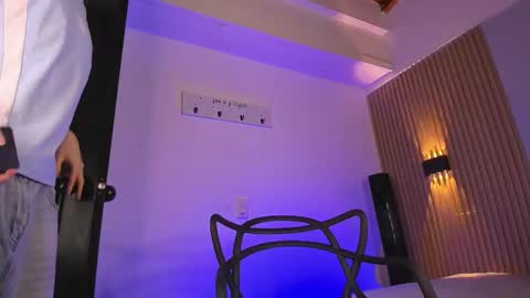 Snapshot of austin_rouse chatting on February 10, 2026, 8:35 pm austin_rouse online show from February 10, 2026, 8:35 pm