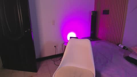 Snapshot of austin_rouse chatting on February 13, 2026, 7:43 pm austin_rouse online show from February 13, 2026, 7:43 pm