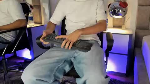 Snapshot of austinreeds chatting on March 4, 2026, 12:11 pm austinreeds online show from March 4, 2026, 12:11 pm