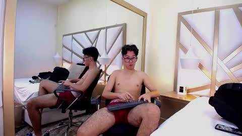 Snapshot of austinreeds chatting on March 6, 2026, 3:36 am austinreeds online show from March 6, 2026, 3:36 am