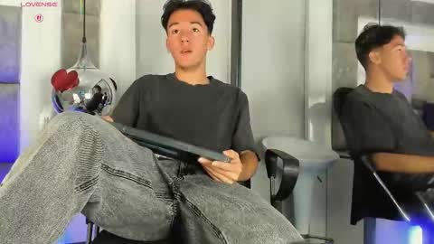 Snapshot of austinreeds chatting on March 22, 2026, 3:59 pm austinreeds online show from March 22, 2026, 3:59 pm