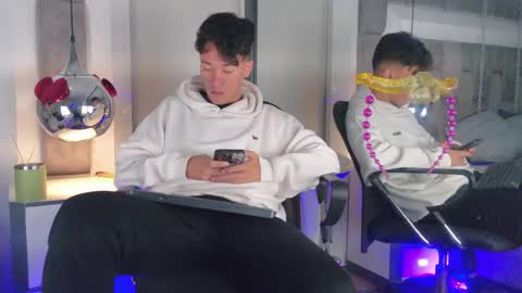 Snapshot of austinreeds chatting on April 8, 2026, 2:06 pm austinreeds online show from April 8, 2026, 2:06 pm