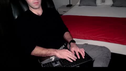 australopithas online show from October 26, 2025, 12:44 pm