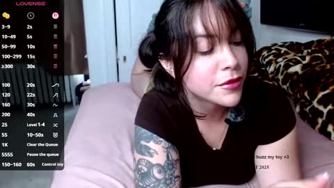 autumnb712 online show from September 19, 2025, 5:46 pm