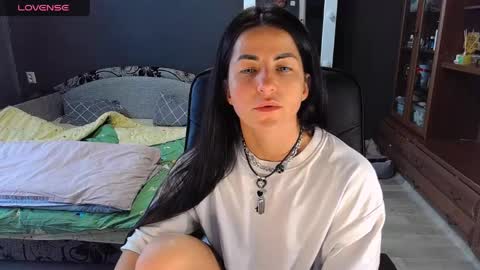 Ava online show from April 15, 2026, 9:49 am