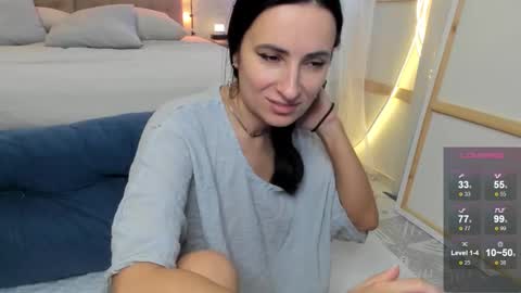 Ava online show from November 10, 2025, 8:24 am