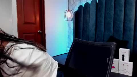              online show from February 19, 2025, 2:23 am