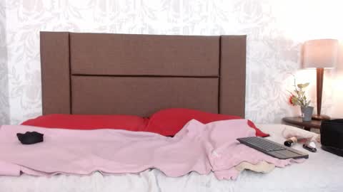 Ava  online show from April 15, 2026, 7:21 pm