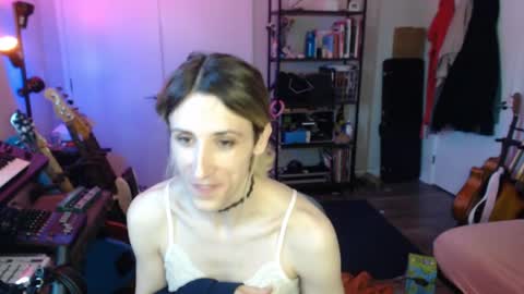 Ava online show from May 7, 2026, 8:58 pm